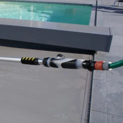 Balai Hydro Jet Xpro Pour Volet Et Couverture De Piscine Kerlis -Piscine Famille balai hydro jet xpro volet couverture piscine kerlis 9