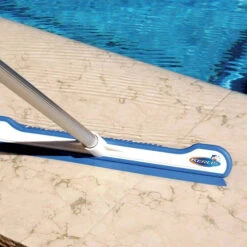 Balai De Piscine Résistant Multi-usages Kerlis - 40 Cm -Piscine Famille balai multi usage 14009 margelle min