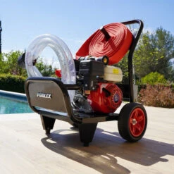 Motopompe De Piscine Pour Protection Incendie Pool Sam -Piscine Famille ps poolsam1 pompe piscine protection incendie pool sam ambiance