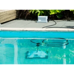 Robot Nettoyeur Fond De Piscine Ubbink Robotclean 1 Noir Et Blanc 10 Robot Nettoyeur Fond De Piscine Ubbink Robotclean 1 Noir Et Blanc -Piscine Famille robotclean 1 fond piscine ubbink ambiance 2
